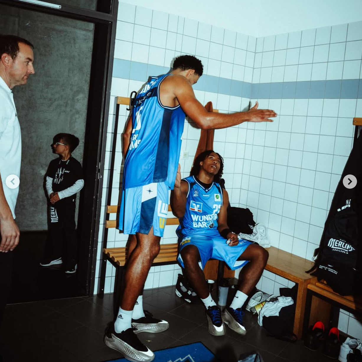 Home Trikot, Hakro Merlins